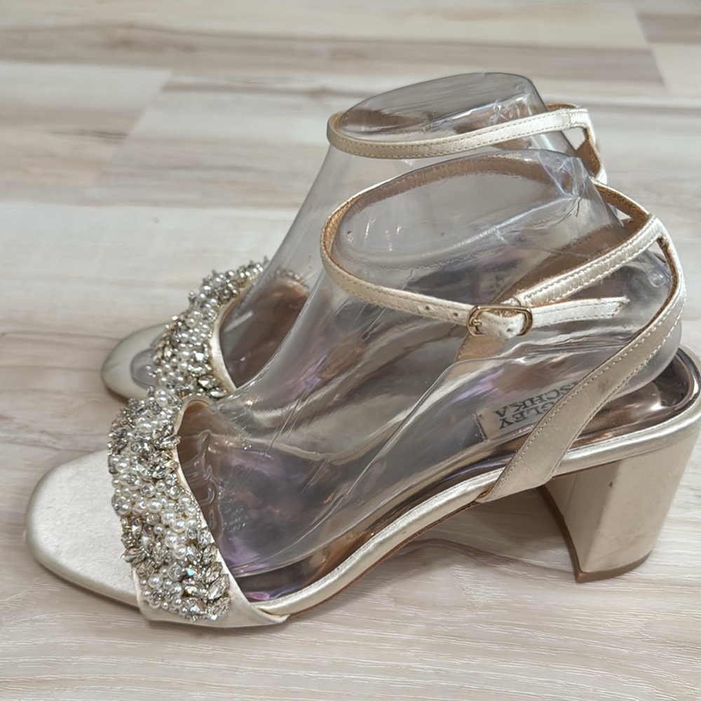 Badgley Mischka Clara Embellished Block Heel Sandals Size 6 Bridal Glam - Picture 4 of 9